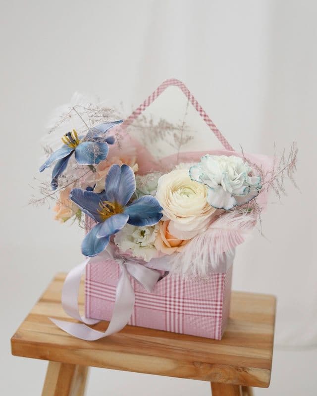 Enveloppe avec Renoncule et Tulipes