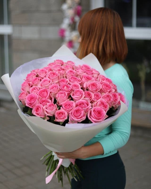 Bouquet de 55 roses roses Revival