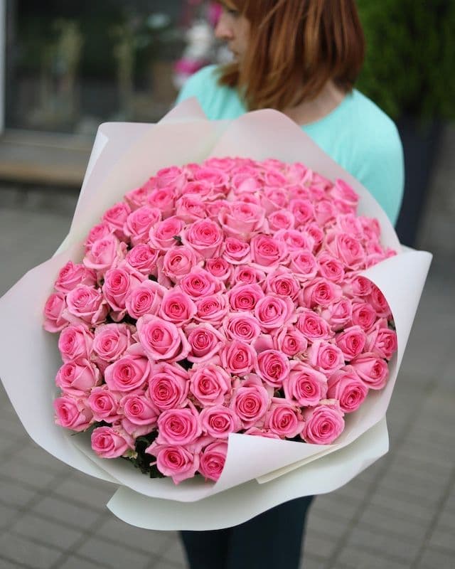 Bouquet de 100 roses roses Revival