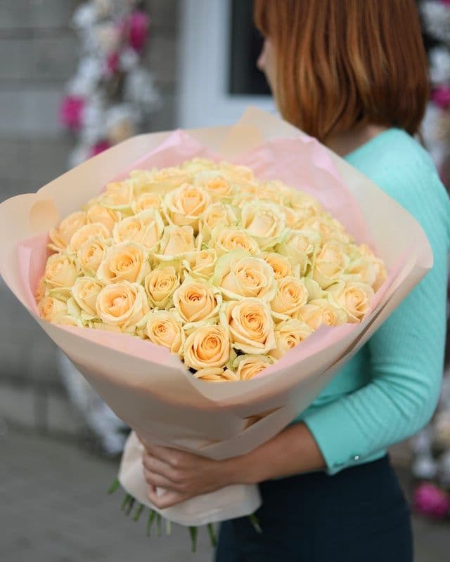 Bouquet de 50 roses crème Avalanche