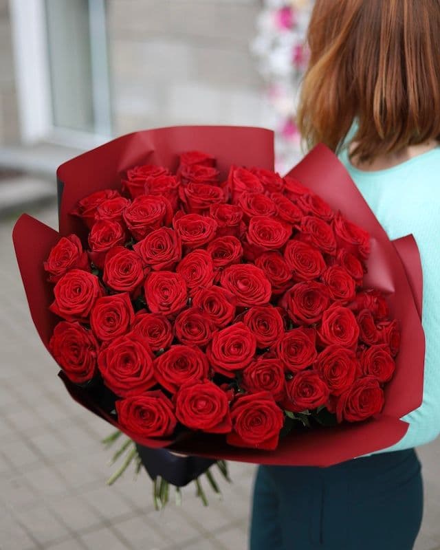 Bouquet de 50 roses rouges Freedom
