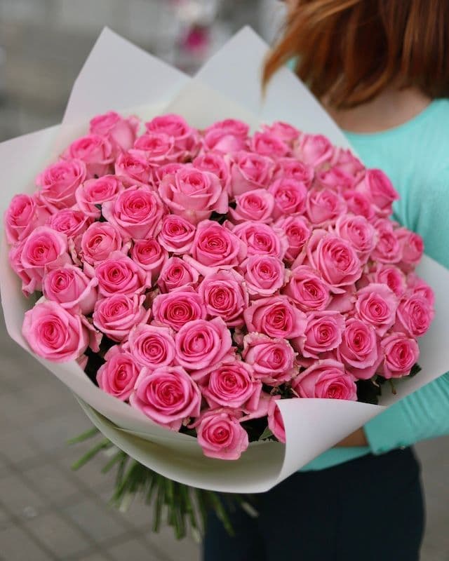 Bouquet de 80 roses roses Revival