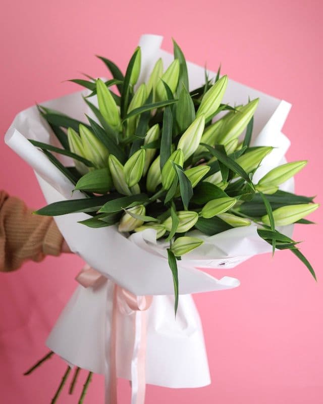 Bouquet de lys asiatiques blancs