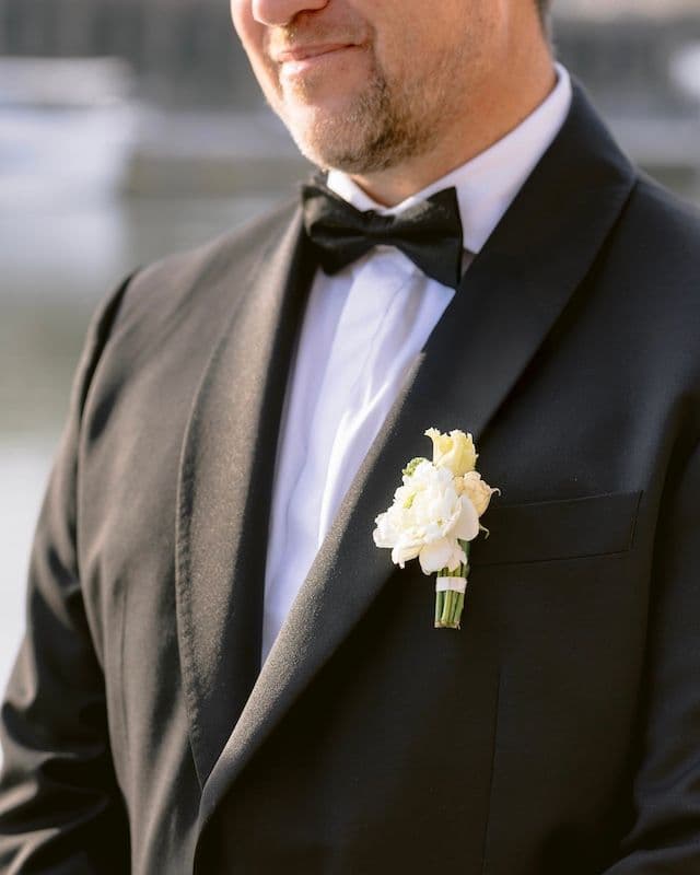 Bouquet de Mariée & Boutonnière – Blanc & Crème Classique Moderne