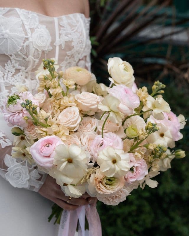 Champagne & Soft Pink Bridal Bouquet – Elegant Romance