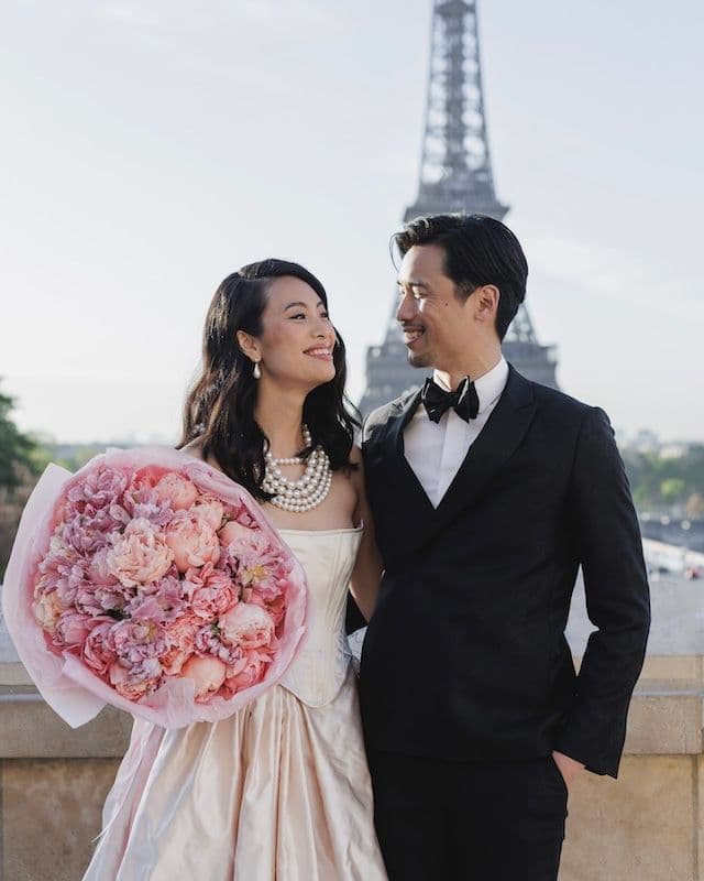 Bouquet de fiançailles – Tulipes et pivoines roses