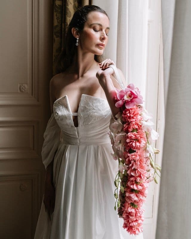 Bouquet de mariée suspendu en style sculptural – Palette rose