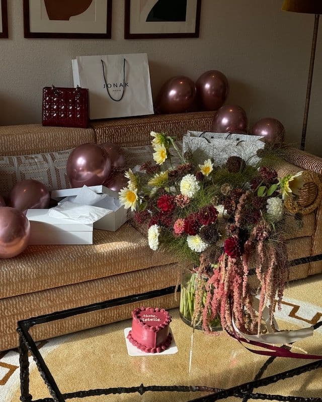 Composition florale automnale dans une riche palette – Tournesols, Dahlias, Panicum