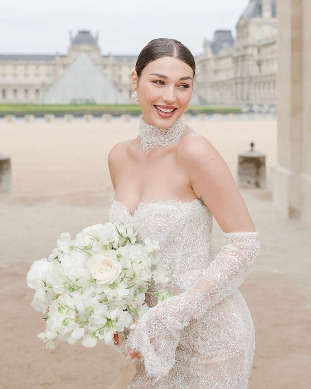 Oversized Modern Classic Bridal Bouquet – White Elegance