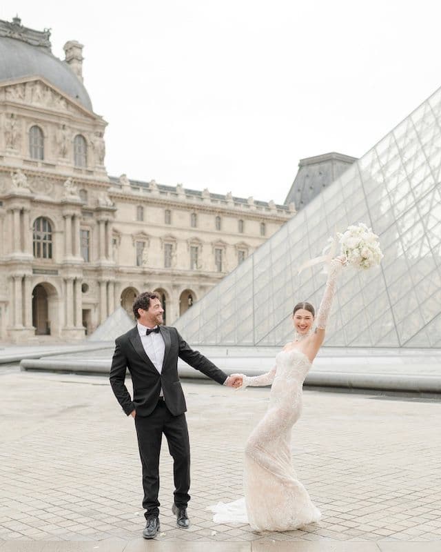 Bouquet de mariée oversize – Élégance blanche en style classique moderne