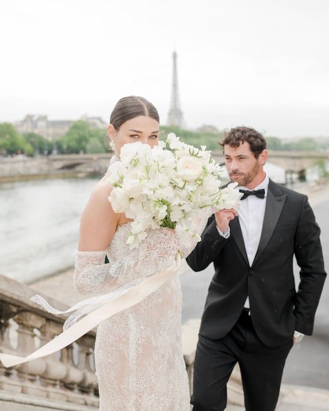 Bouquet de mariée oversize – Élégance blanche en style classique moderne