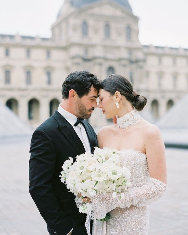 Bouquet de mariée oversize – Élégance blanche en style classique moderne