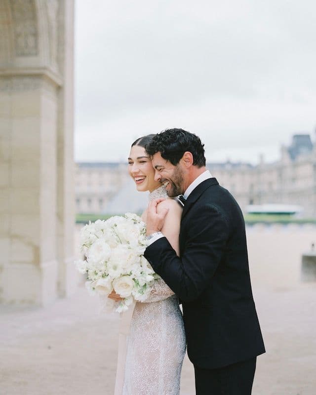 Bouquet de mariée oversize – Élégance blanche en style classique moderne