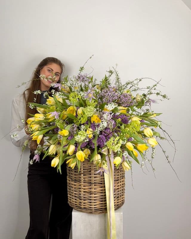 Grande corbeille florale de printemps