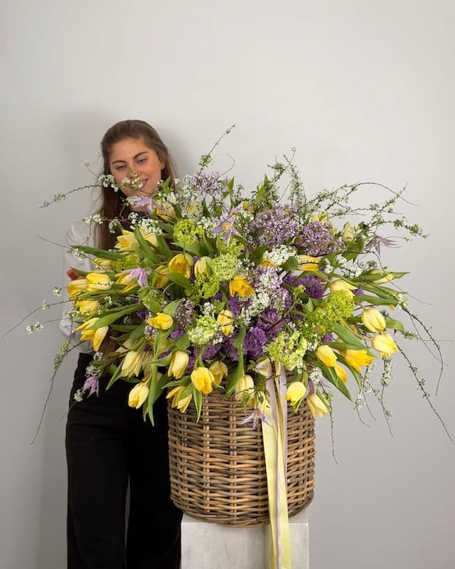 Grande corbeille florale de printemps