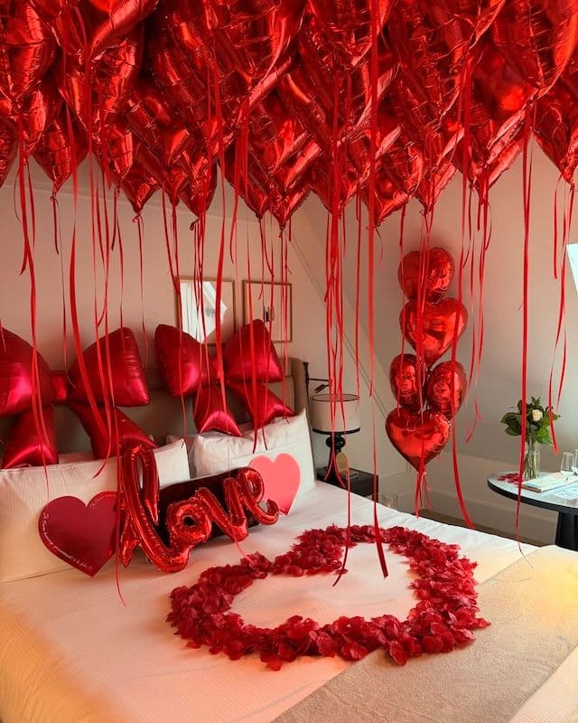 You+Me Romantic Room Decoration