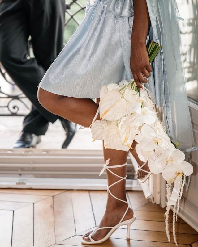 Bouquet de mariée cascade – Orchidées, Amarante & Anthurium