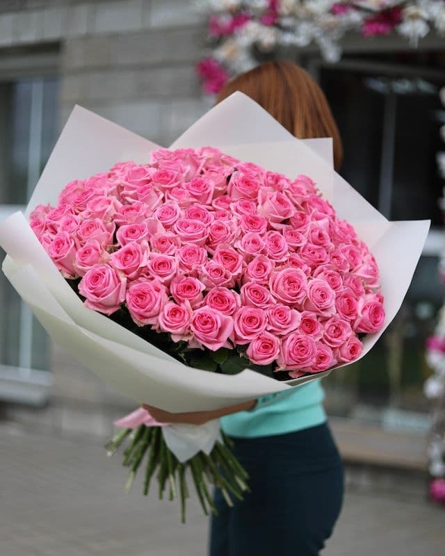 Bouquet de 100 roses roses Revival