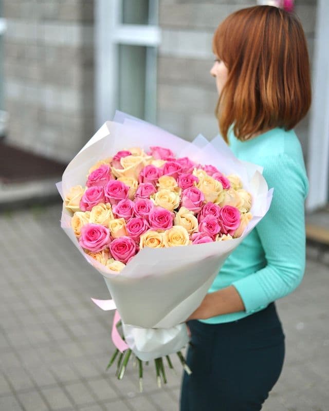 Bouquet de 45 roses blanc-rose