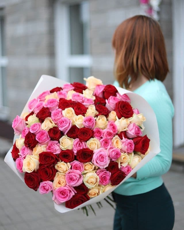  Bouquet de 45 roses blanches-roses-rouges