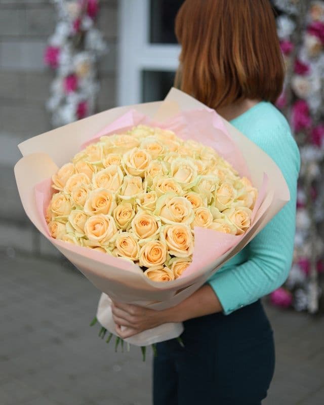 Bouquet de 50 roses crème Avalanche
