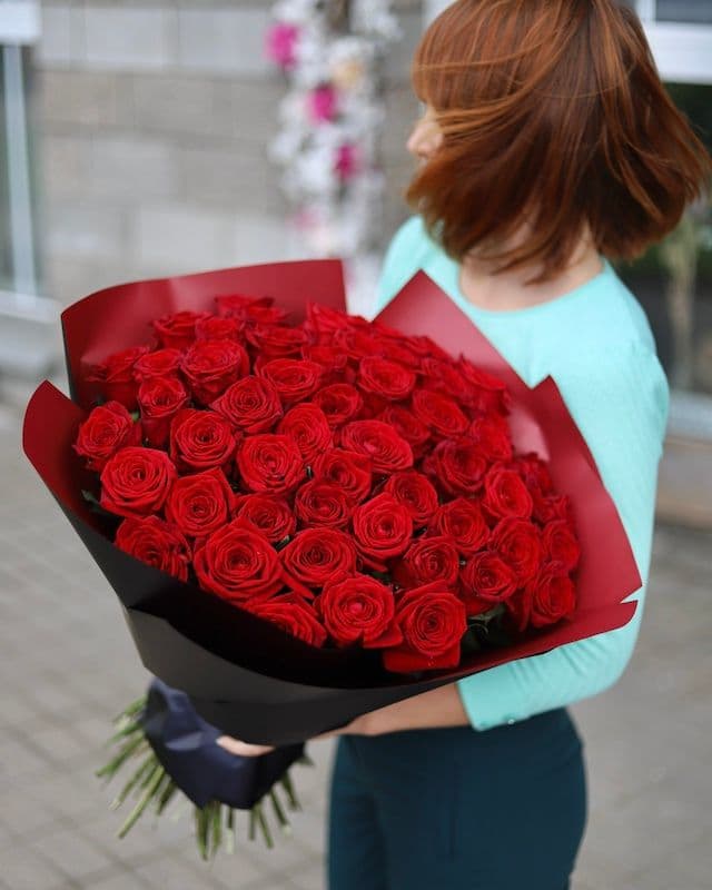 Bouquet de 50 roses rouges Freedom