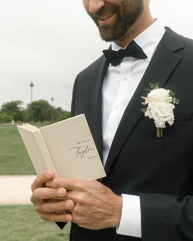 Bouquet Rond de Mariée & Boutonnière – Blanc & Blush