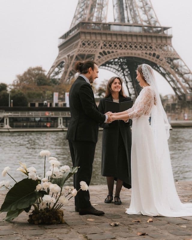 Élégance Verte & Blanche – Fleurs de Mariage à Paris