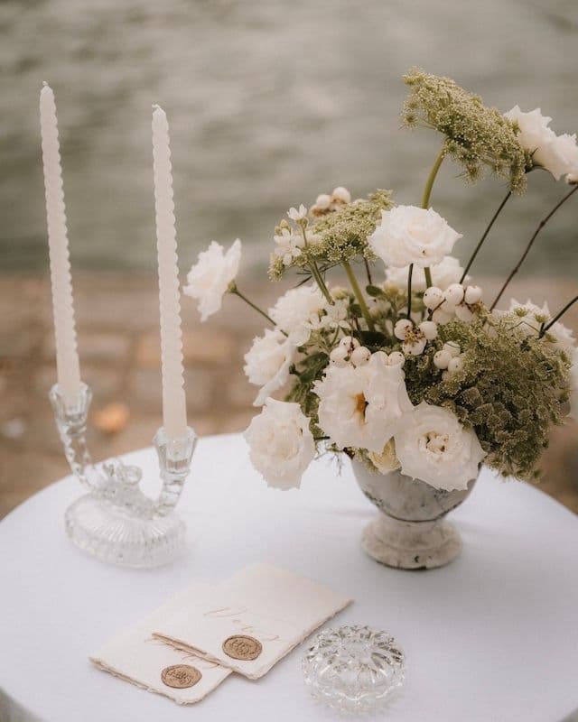 Élégance Verte & Blanche – Fleurs de Mariage à Paris