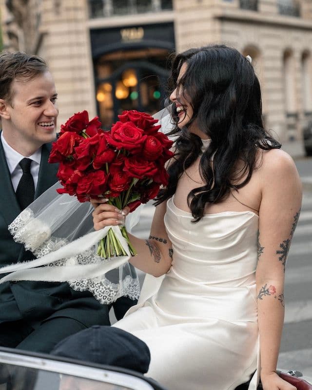 Red Bridal Bouquet – Romantic & Bold