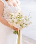 Bouquet de Mariée & Boutonnière – Blanc & Crème Classique Moderne