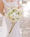 Bouquet de Mariée & Boutonnière – Blanc & Crème Classique Moderne