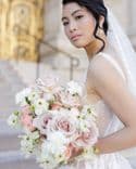 Set de cérémonie – Deux compositions au sol, bouquet de mariée et boutonnière