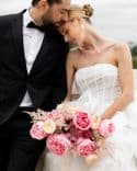 Bouquet de mariée rose – Pivoines, Œillets, Astilbe, Roses & Ozothamnus