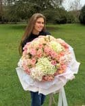 Bouquet d’hortensias et de roses