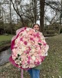 Grand bouquet premium dans des tons framboise