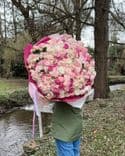 Grand bouquet premium dans des tons framboise