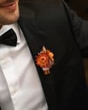 Bouquet de Mariée & Boutonnière d’Automne – Dahlias, Œillets d’Inde & Cosmos
