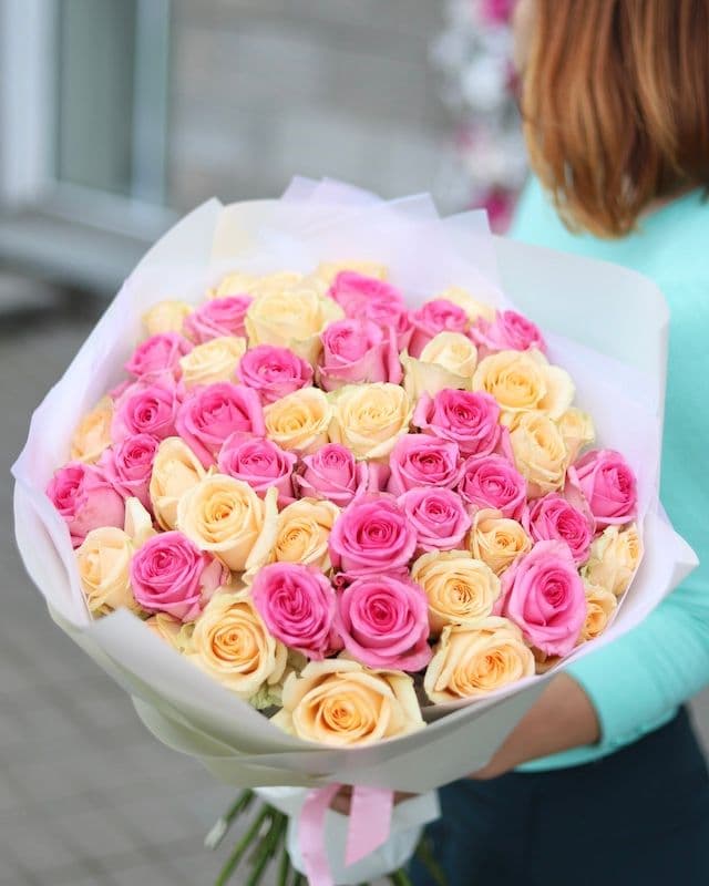 Bouquet de 45 roses blanc-rose