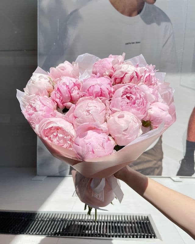 Bouquet de 15 pivoines roses Sarah Bernhardt
