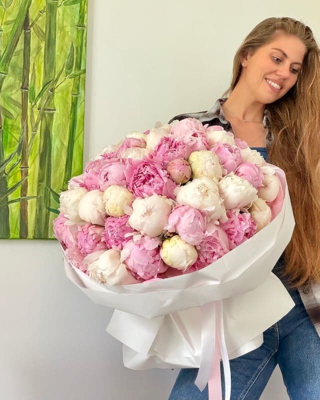 Bouquet de 50 pivoines blanc et rose Duchesse