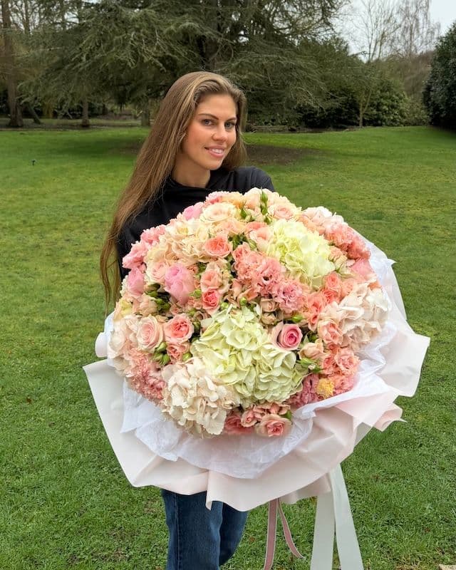 Bouquet d’hortensias et de roses