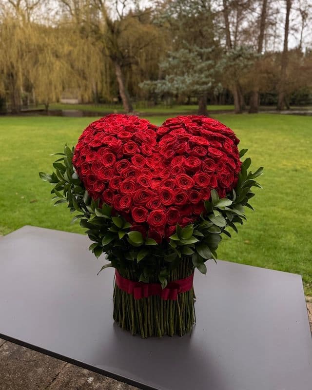 Bouquet cœur de 200 roses rouges