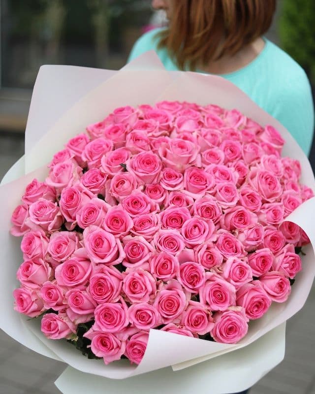 Bouquet de 100 roses roses Revival