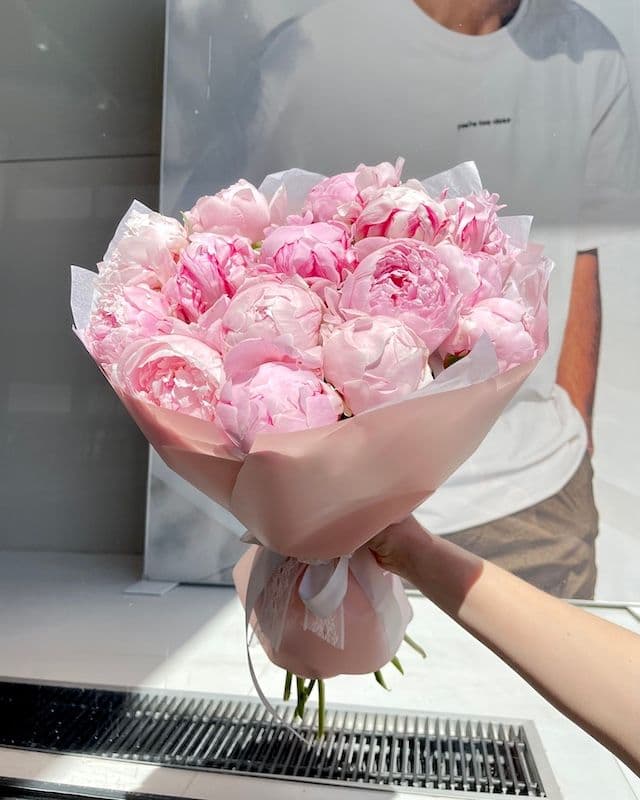 Bouquet de 15 pivoines roses Sarah Bernhardt