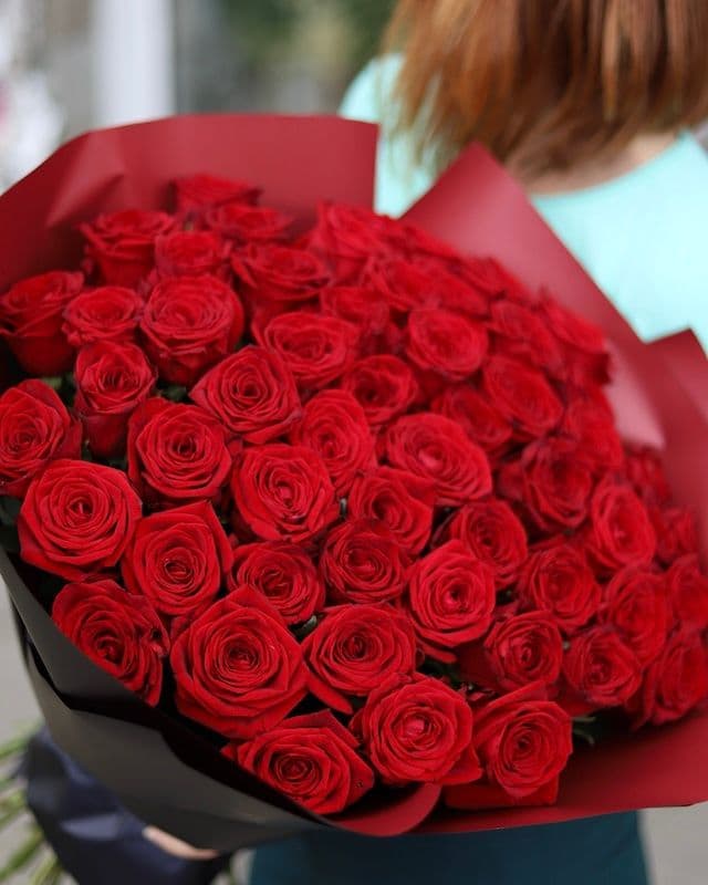 Bouquet de 50 roses rouges Freedom