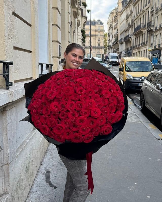 Bouquet 100 roses Red Naomi rouges - luxe