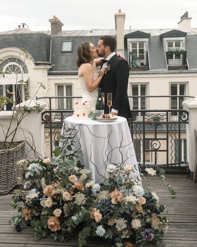 Ensemble Floral Élégant – Bleu & Cappuccino pour Élément à Paris
