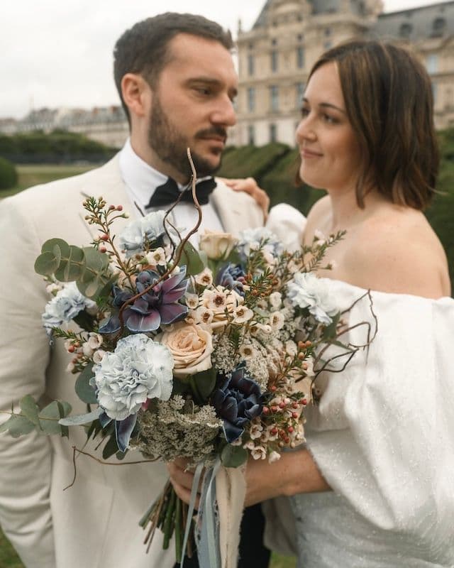Ensemble Floral Élégant – Bleu & Cappuccino pour Élément à Paris