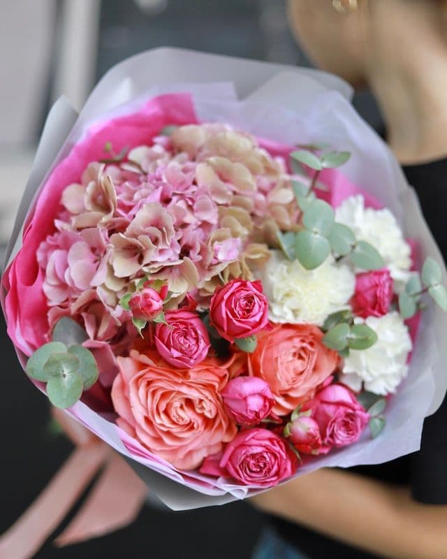 Superbe bouquet avec hortensia et rose Kahala